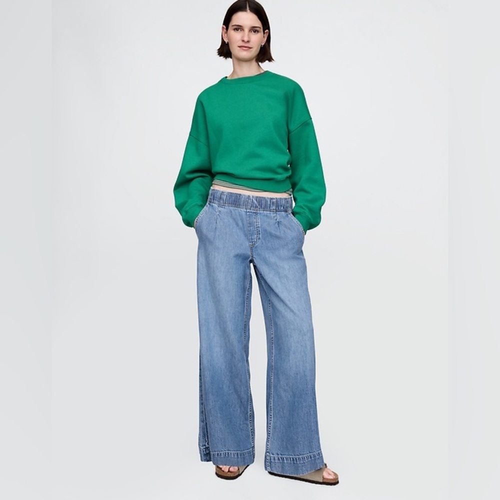 ⭐️ Mid Rise UltraSoft Pleated Easy Baggy Jeans, new.